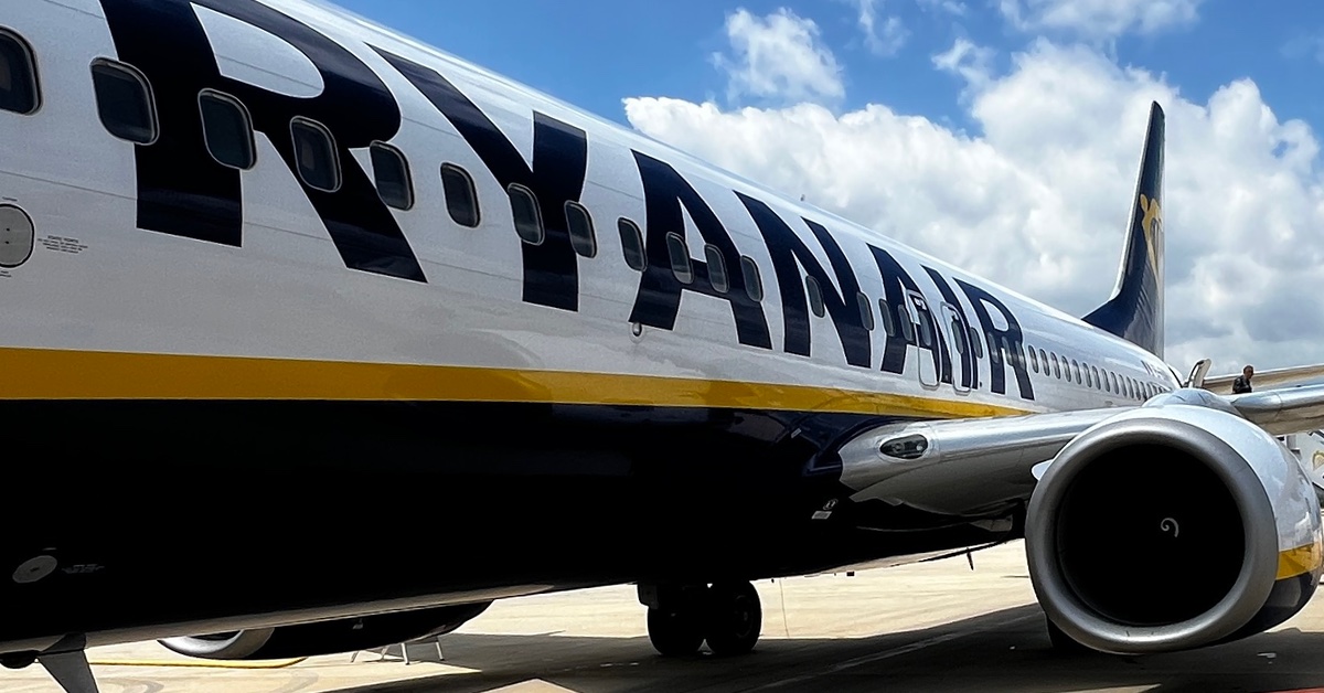 КОНТАКТИ RYANAIR